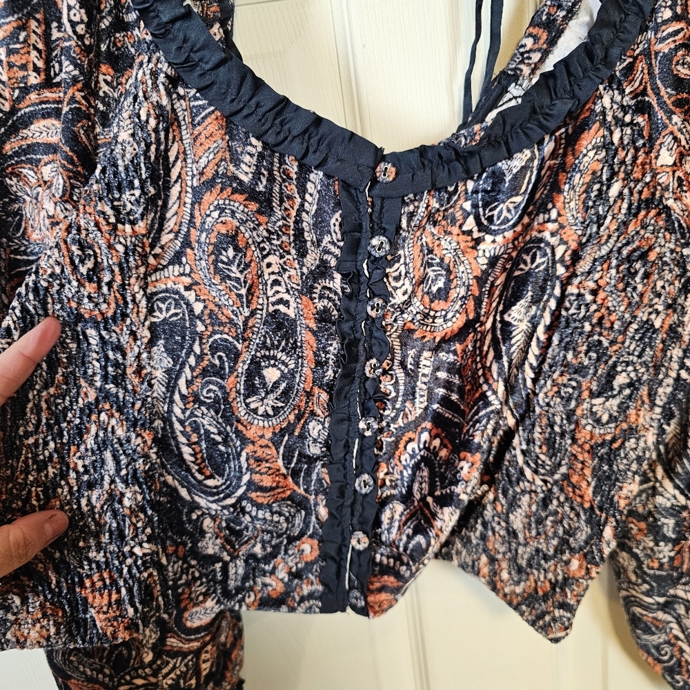 Free People Dare Me Velvet Paisley Cropped Ballon Sleeve Open Back Blouse - Picture 6 of 10